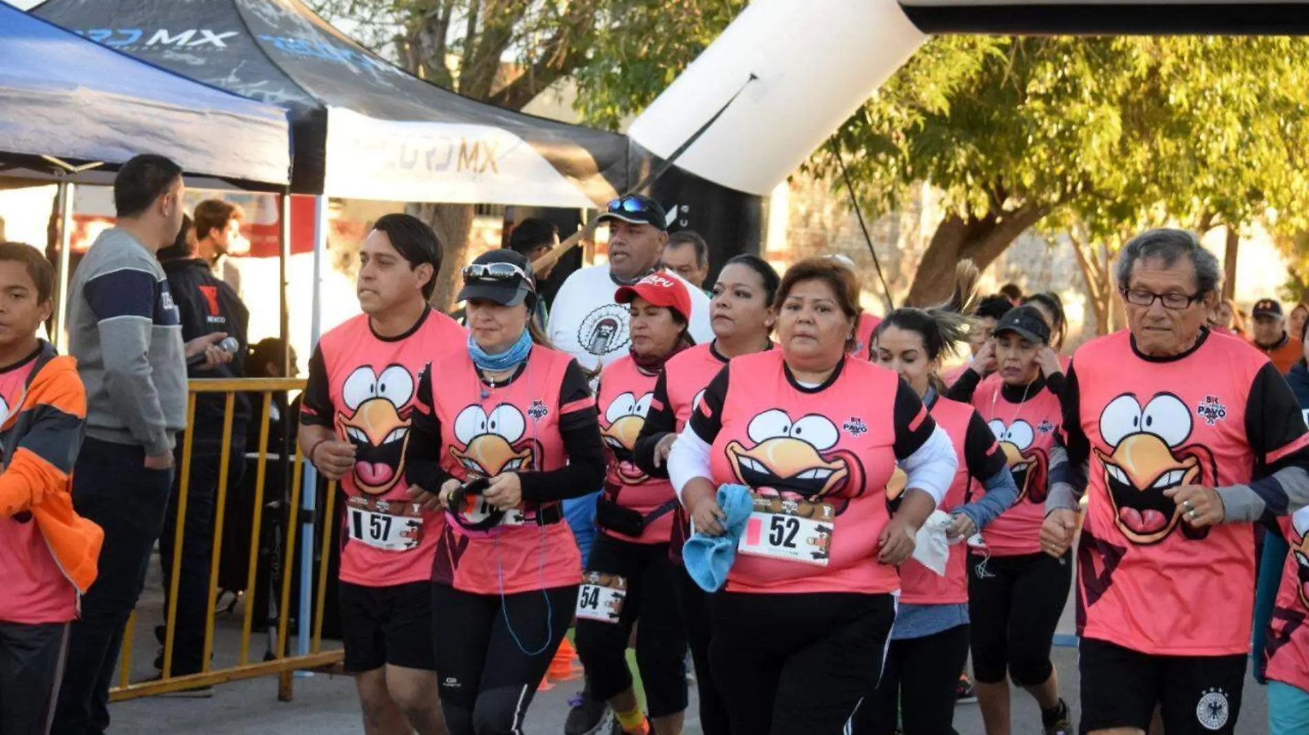 06 Gran ambiente en la 5k Ymcarrera del Pavo